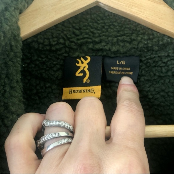 Browning Women’s Green Camo Sherpa Style Vest Size Large - Picture 7 of 11